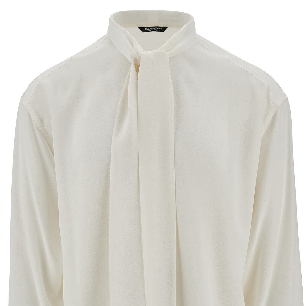 Camicia in seta con collo Lavallière