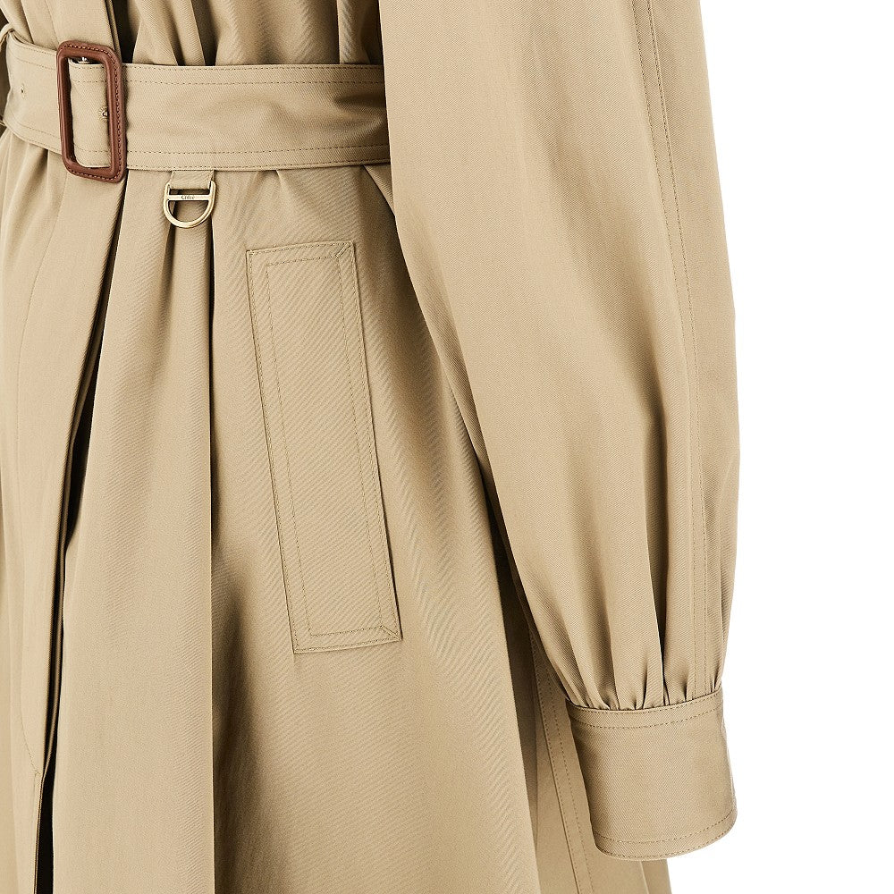Trench lungo in gabardine con collo alto