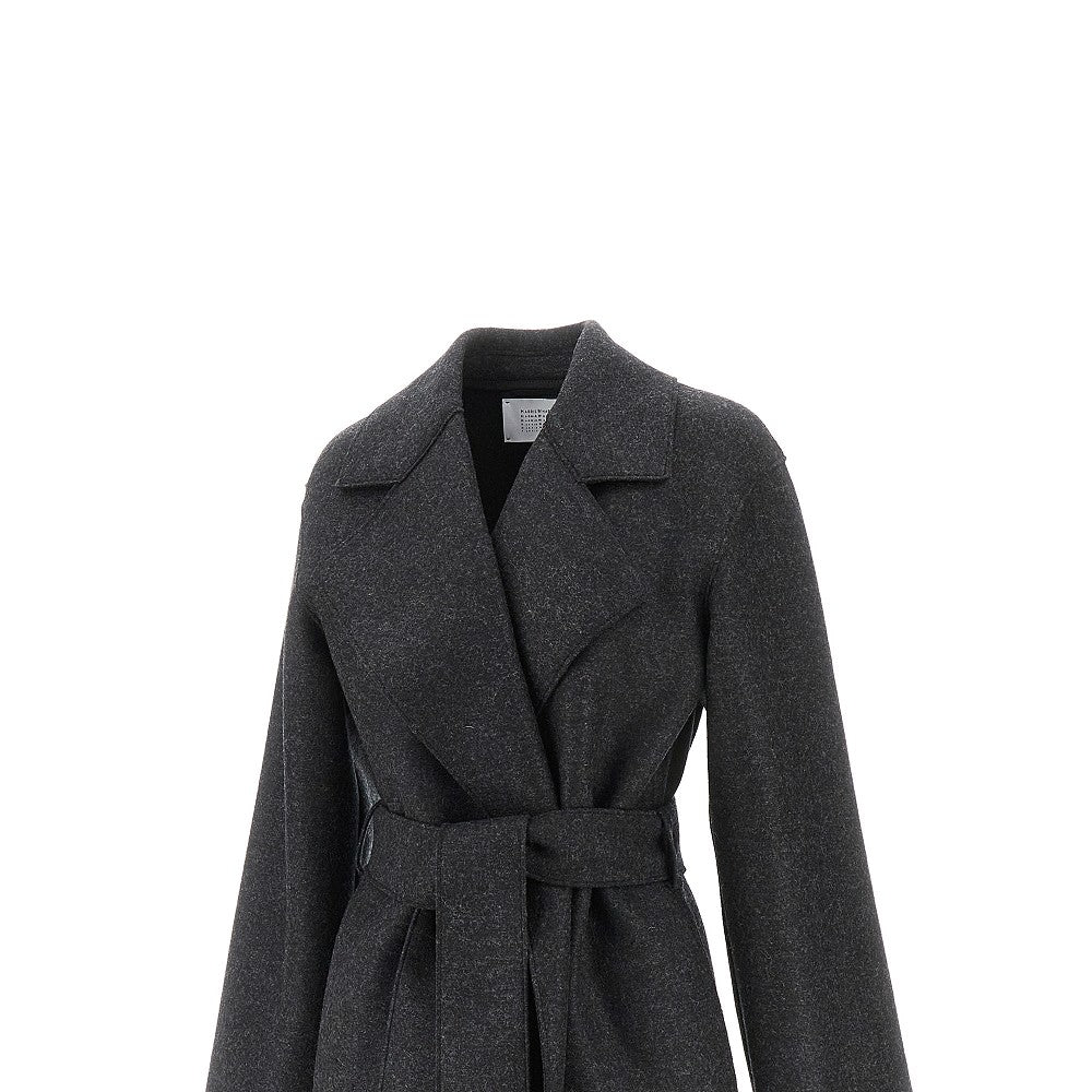 Cappotto in lana pressata con cintura