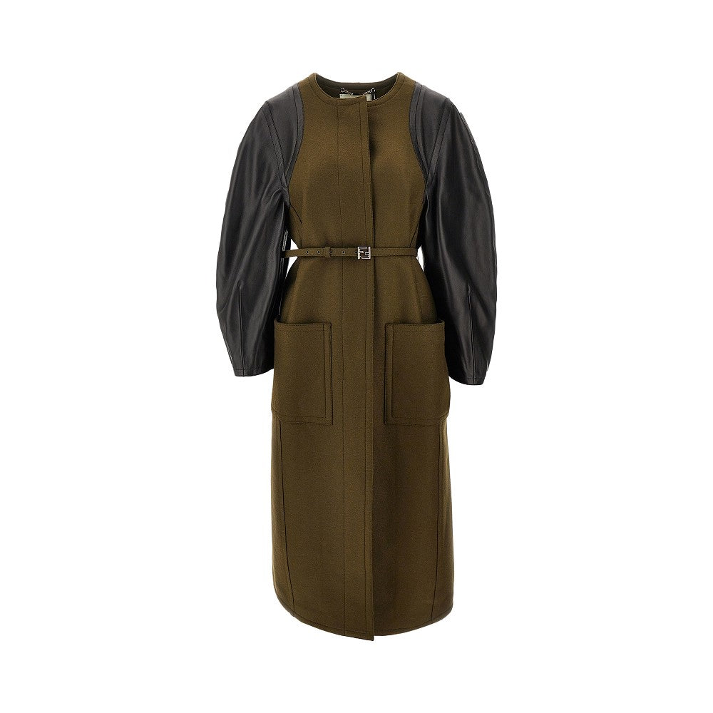 Cappotto midi in lana con maniche in nappa