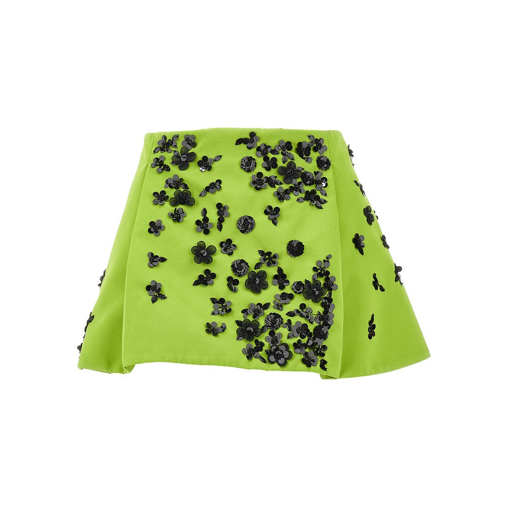 Minigonna in satin con ricamo floreale