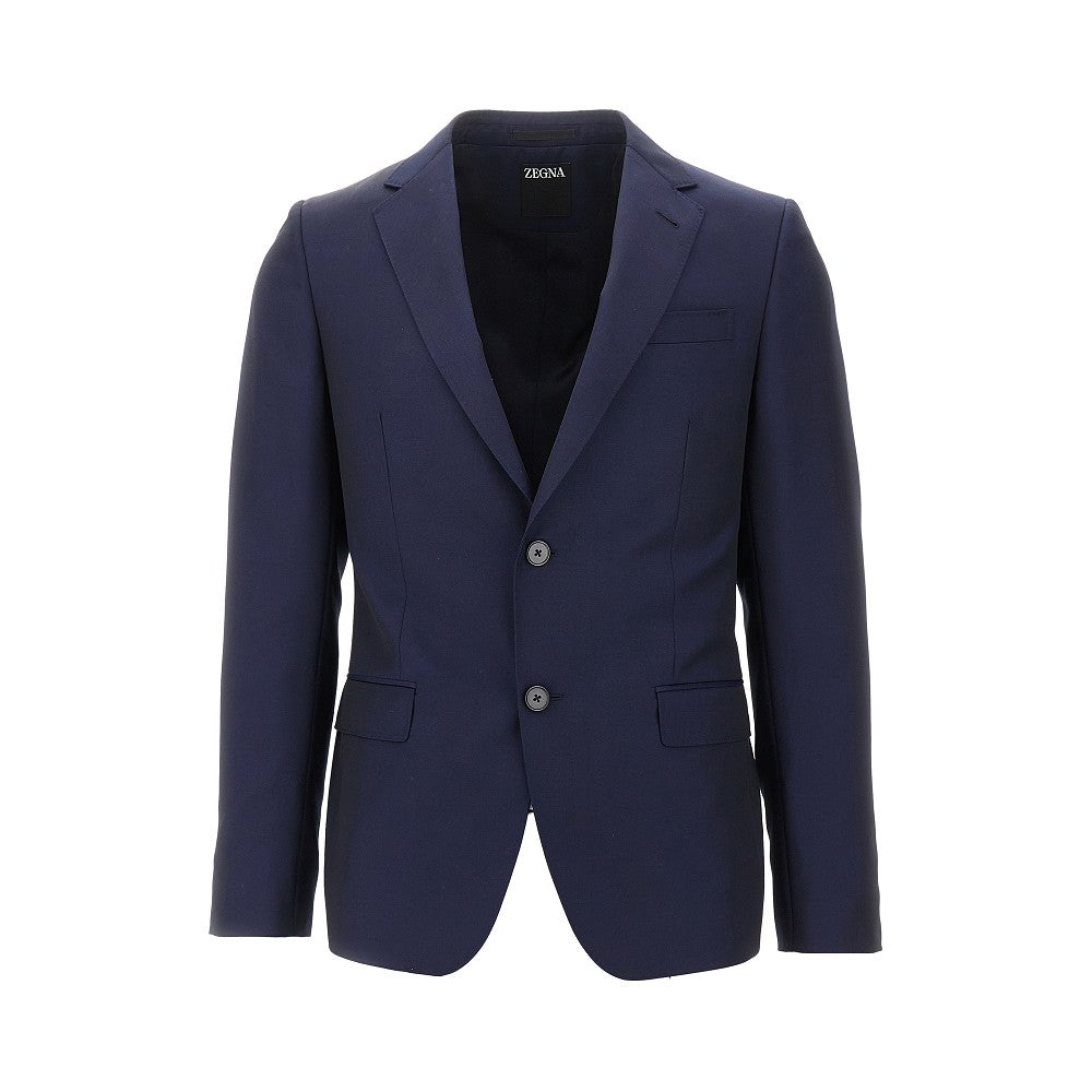 Single-breated tailored suit