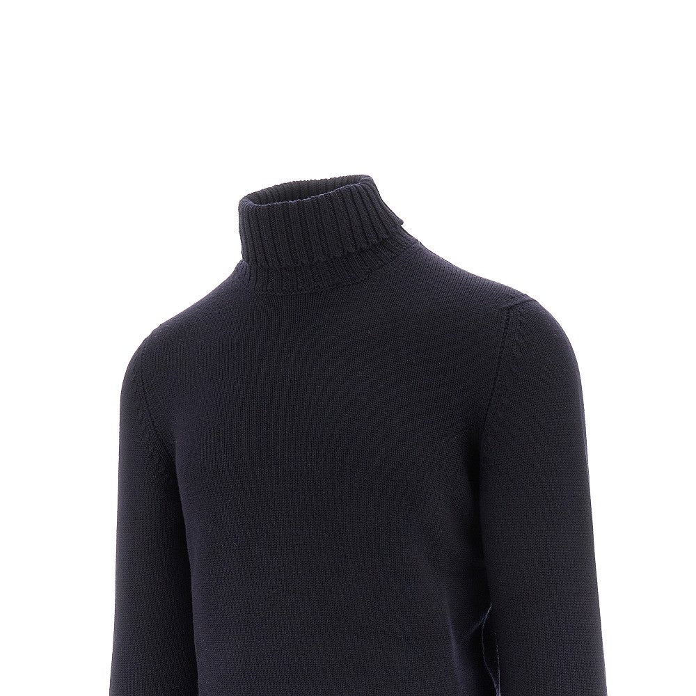 Pullover a collo alto in lana merino