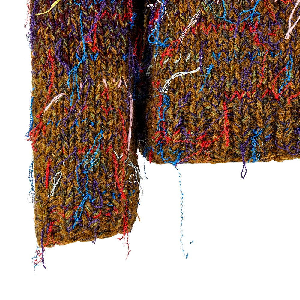 Pullover in misto lana realizzato a mano