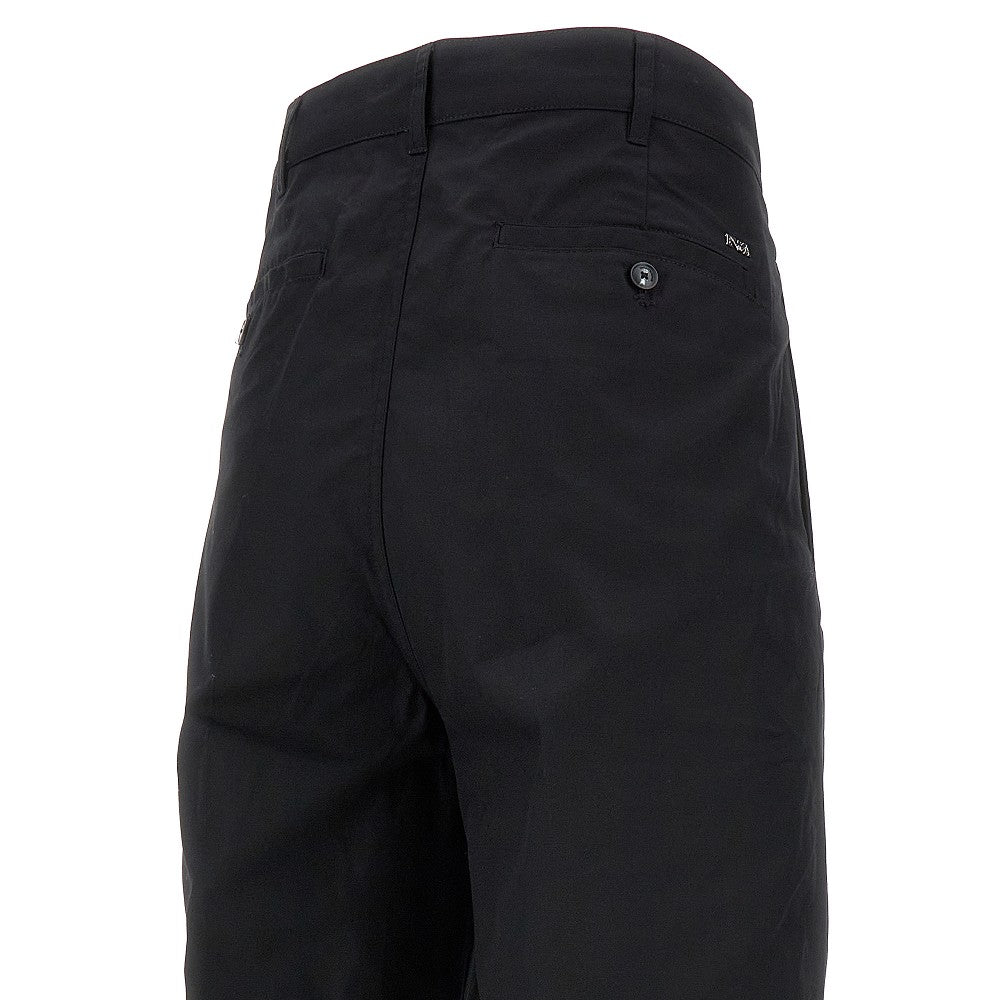 Pantalone in gabardine con pinces