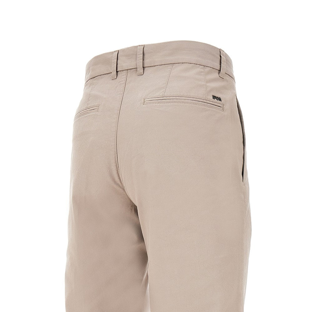 Pantalone chino in gabardine stretch