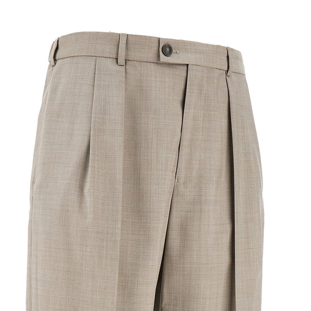 Wool pants with darts