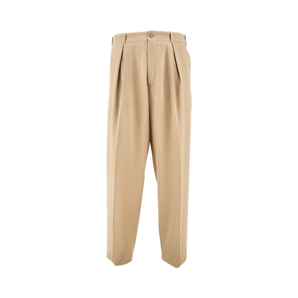 Tailoring pants with loose leg
