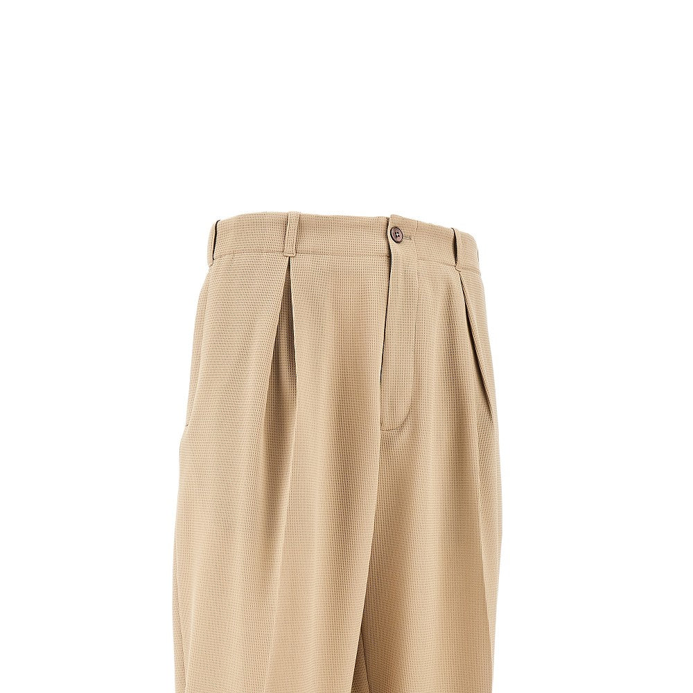 Tailoring pants with loose leg