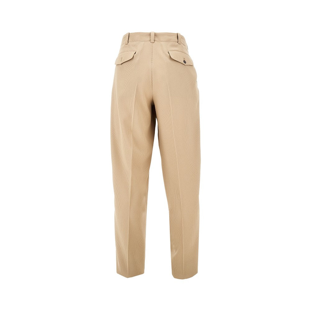 Tailoring pants with loose leg