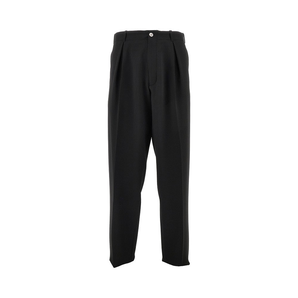 Tailoring pants with loose leg