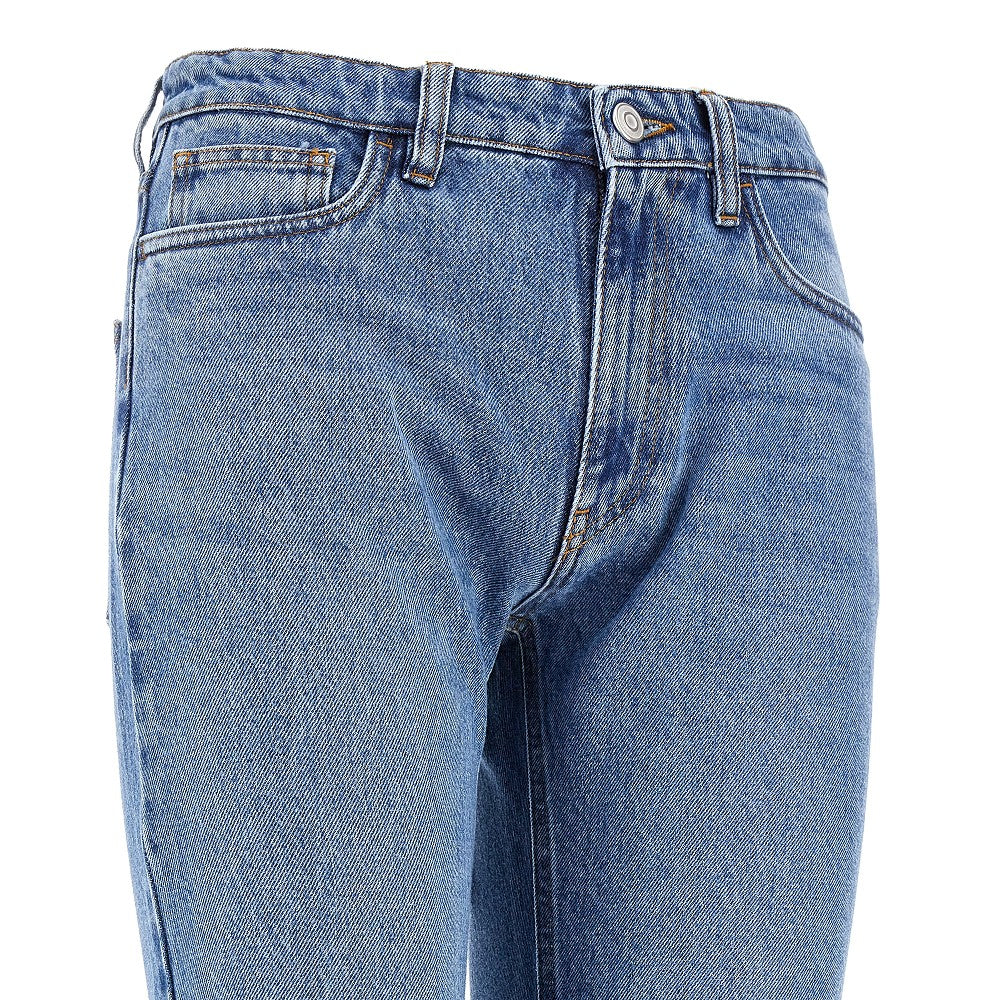 Jeans con aperture sulle ginocchia