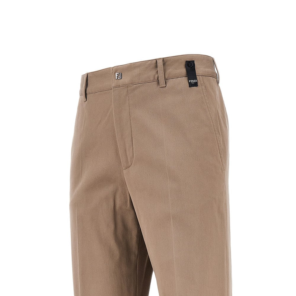 Pantalone chino in gabardine stretch