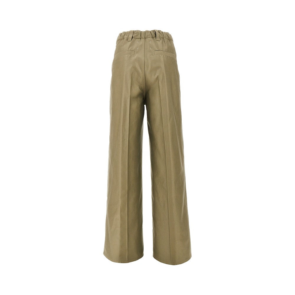 Pantalone ampio in cotone con pinces