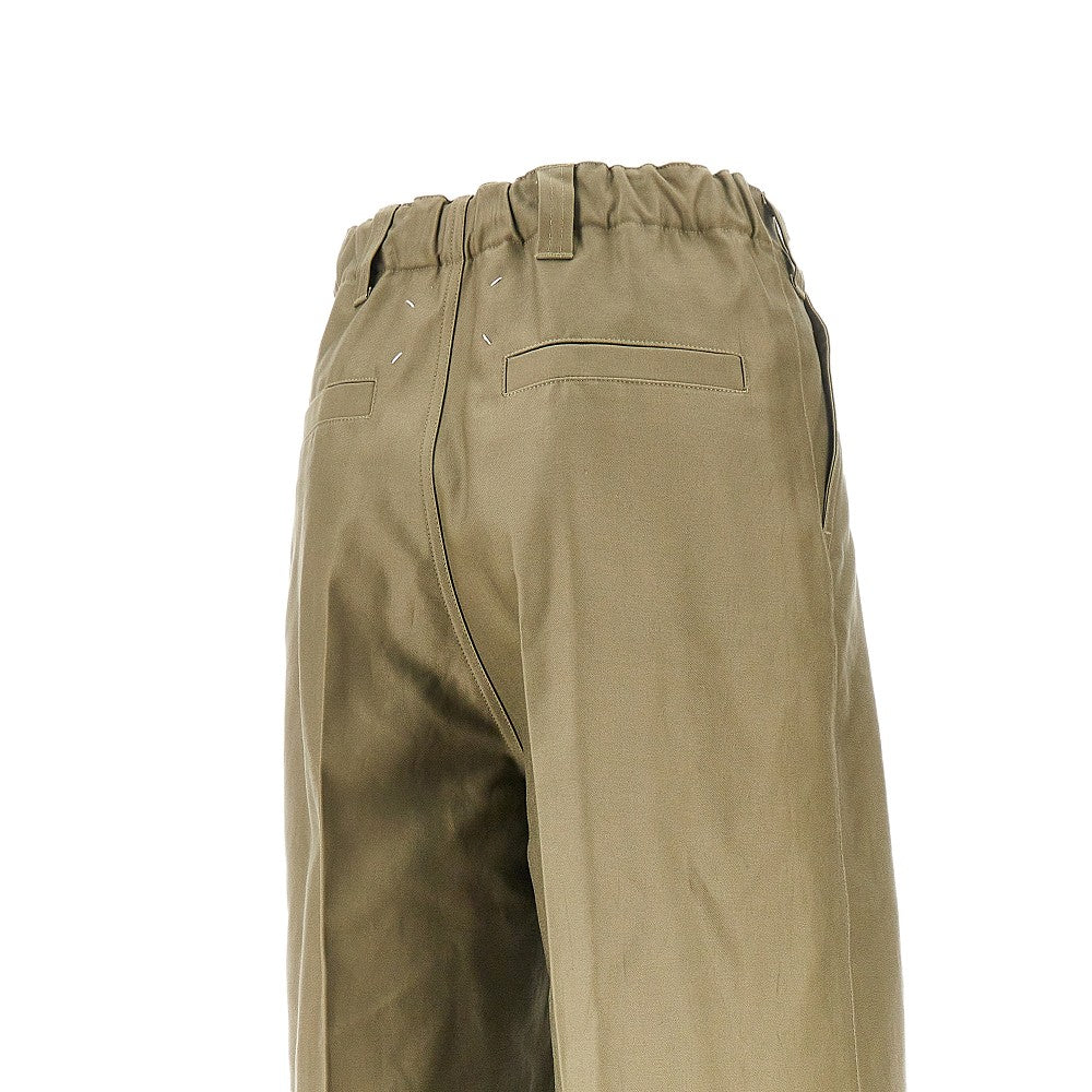 Pantalone ampio in cotone con pinces