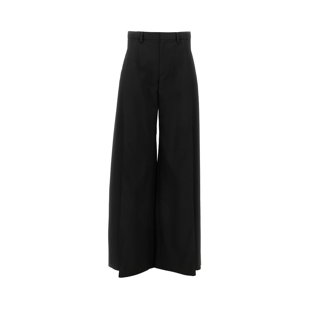Pantalone ampio con riprese in vita