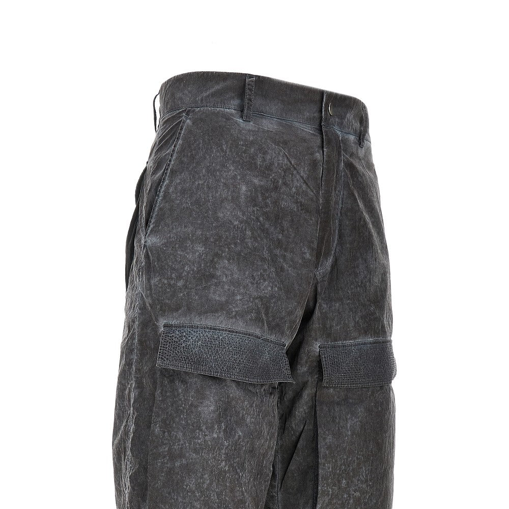 Pantalone cargo in nylon lavato a freddo