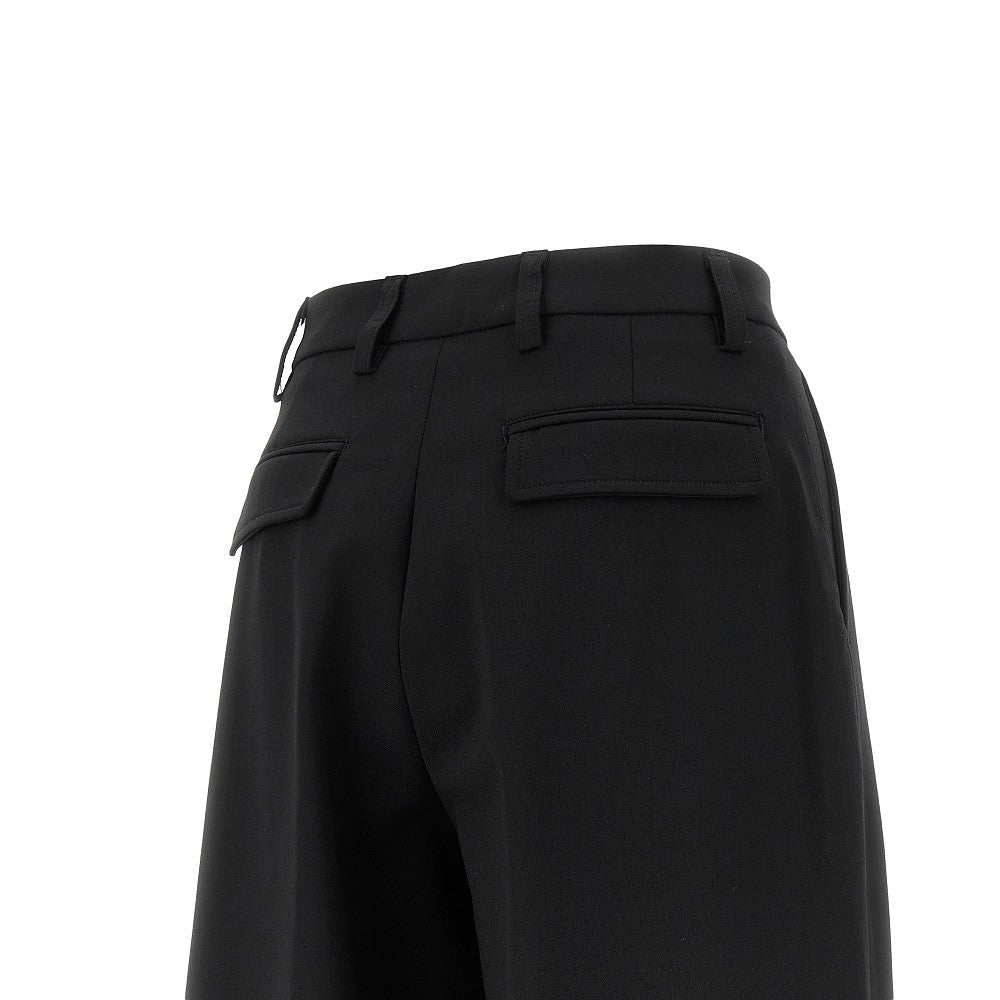 Pantalone in gabardine con pince