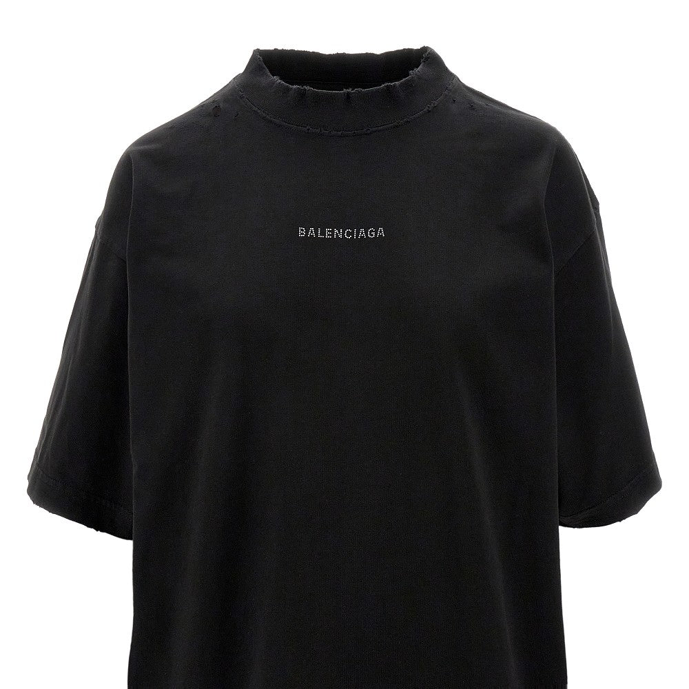 T-shirt distressed con logo strass