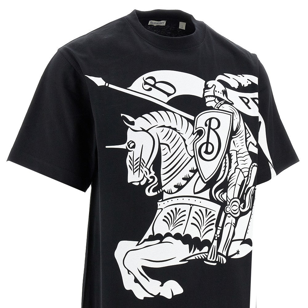 T-shirt con stampa 'Equestrian Knight Design'