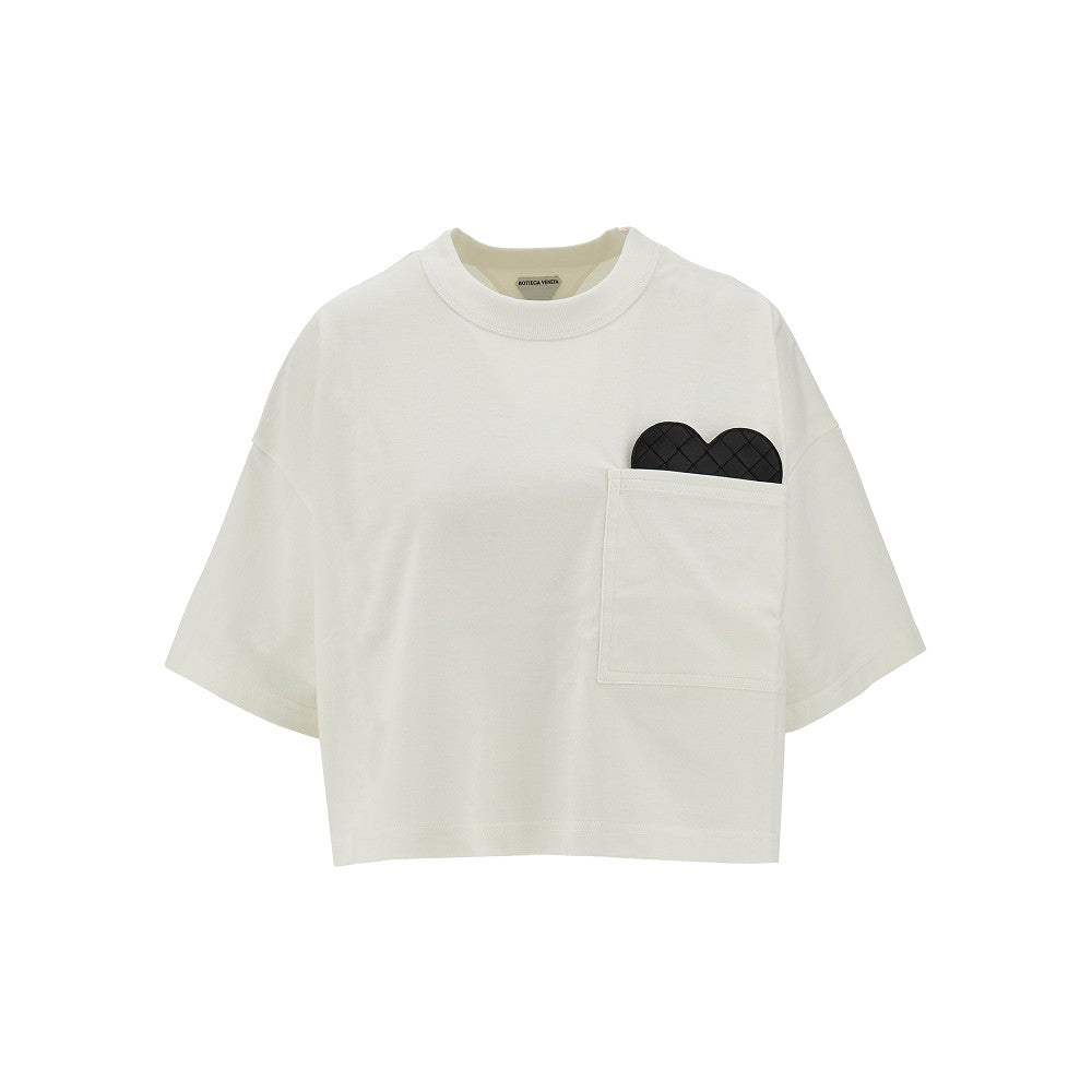 T-shirt cropped con cuore Intrecciato