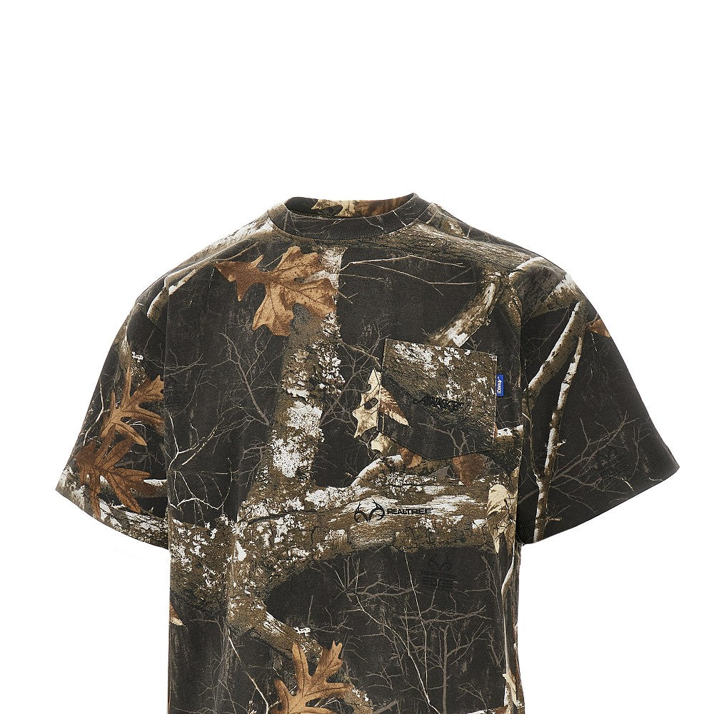 T-shirt stampa con taschino sul petto