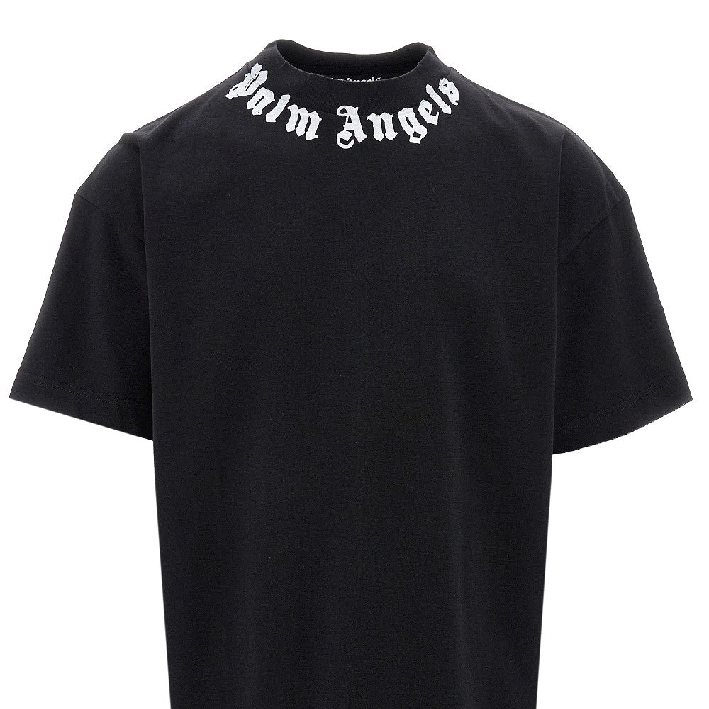 T-shirt con logo sul collo