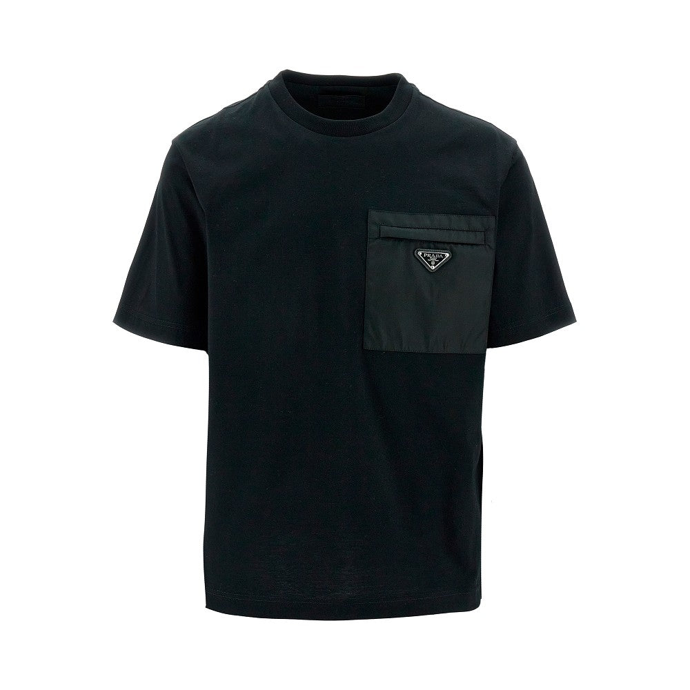 T-shirt con tasca in Re-Nylon