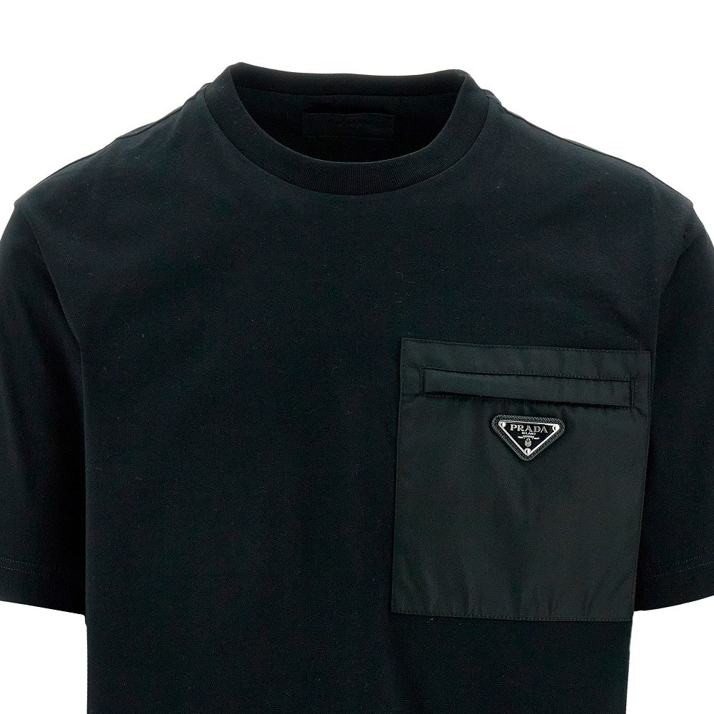 T-shirt con tasca in Re-Nylon