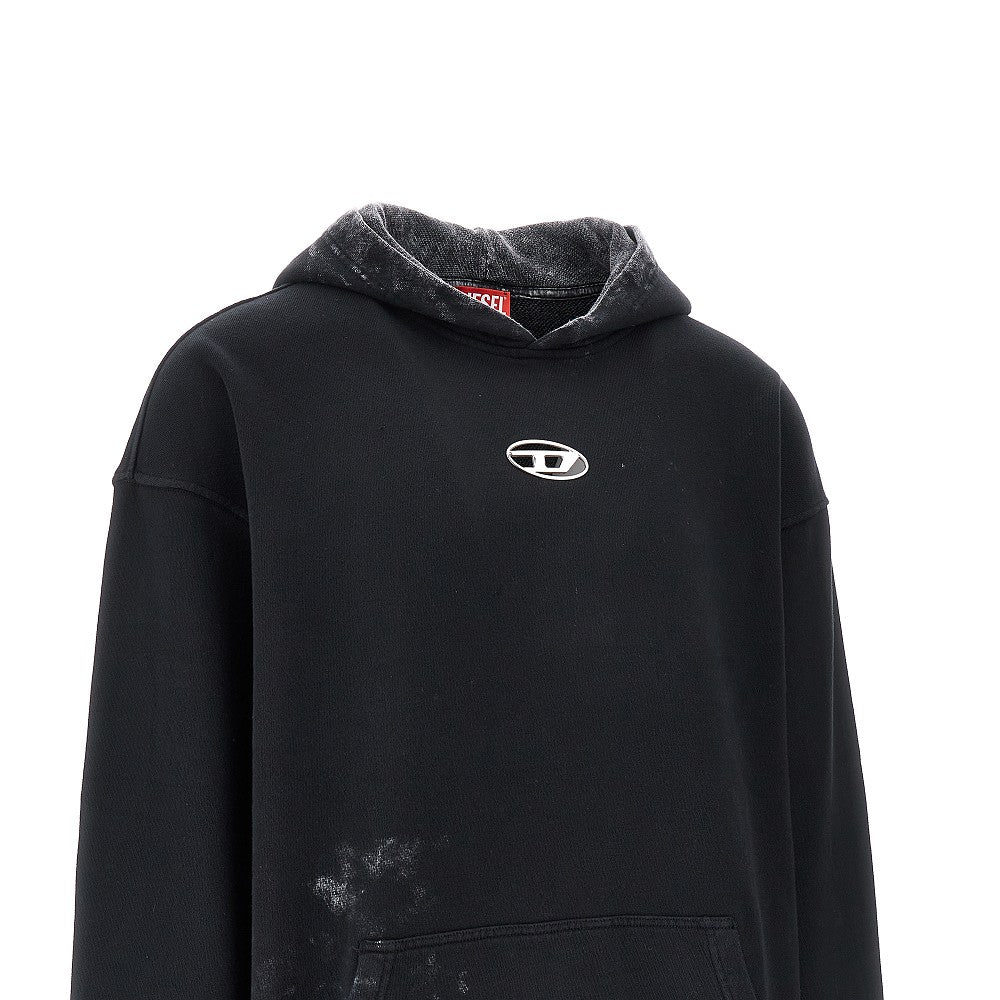 Dirty-effect hoodie with Oval D inlay