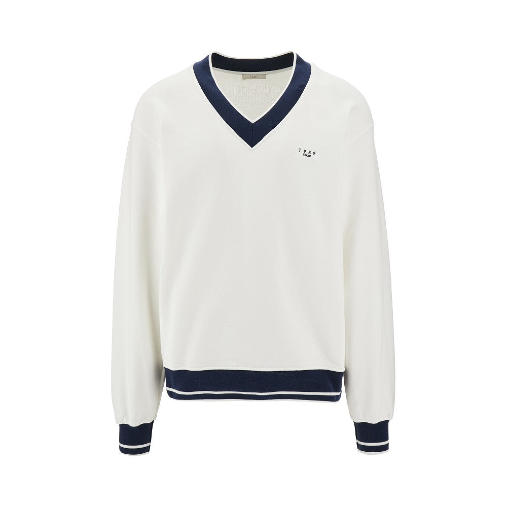 V-neck sweatshirt