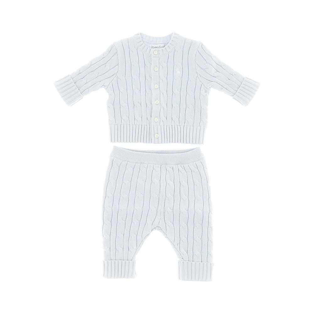 Completino in maglia a trecce