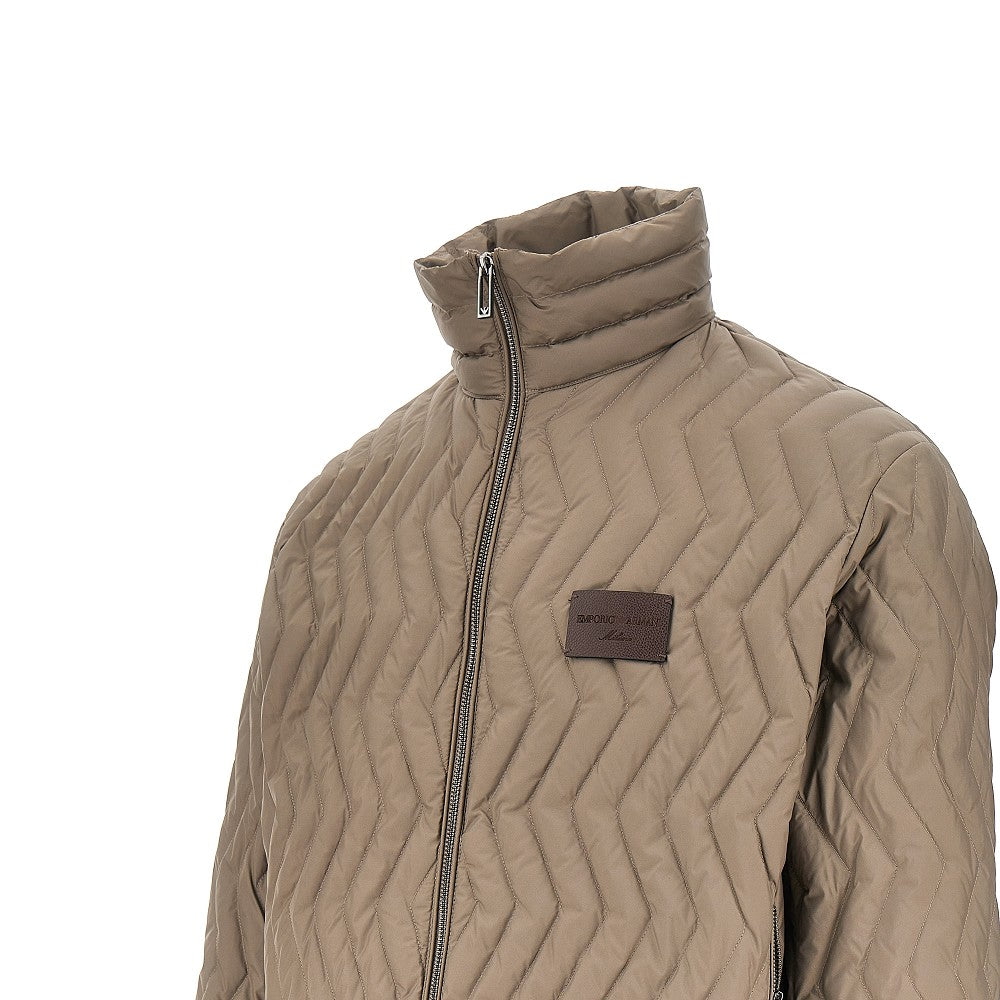 Nylon downjacket with chevron quilting