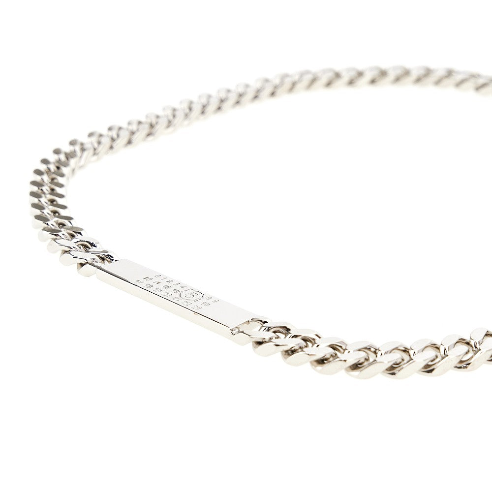 Collana in catena con targhetta logo