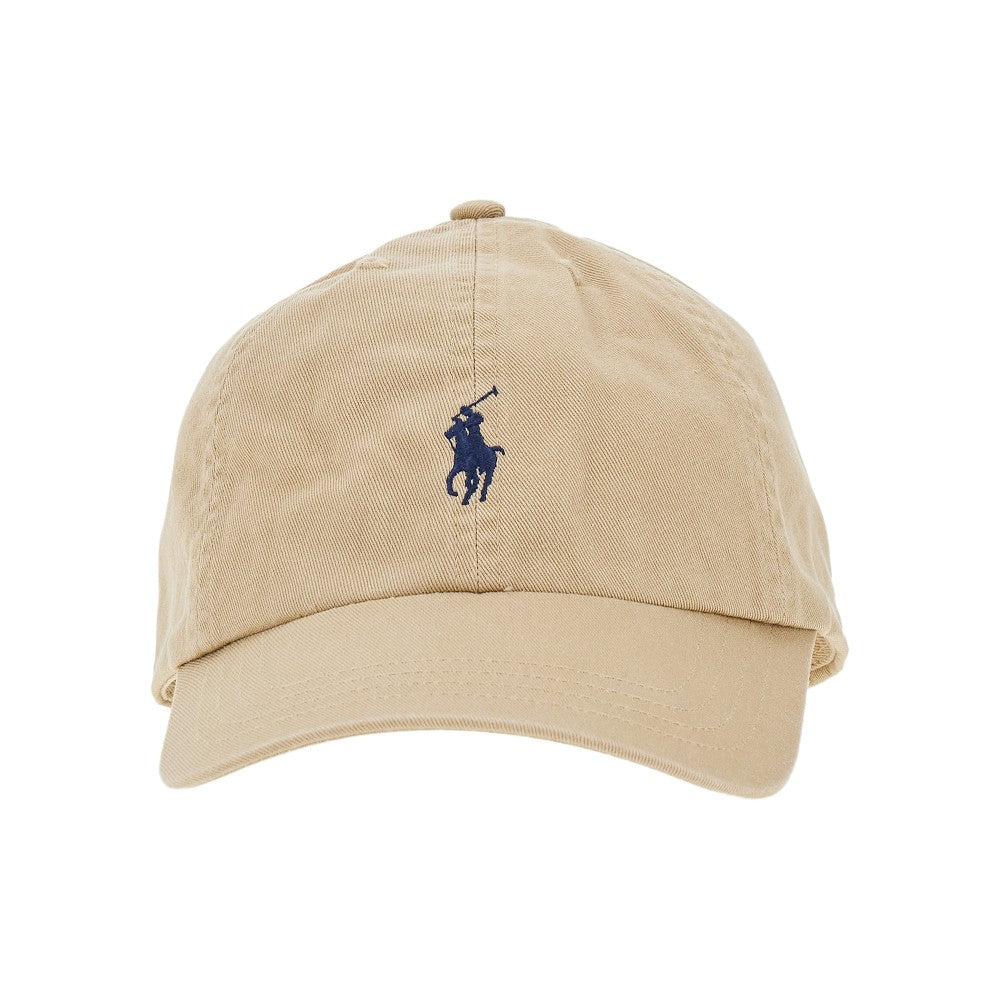Baseball hat with logo embroidery