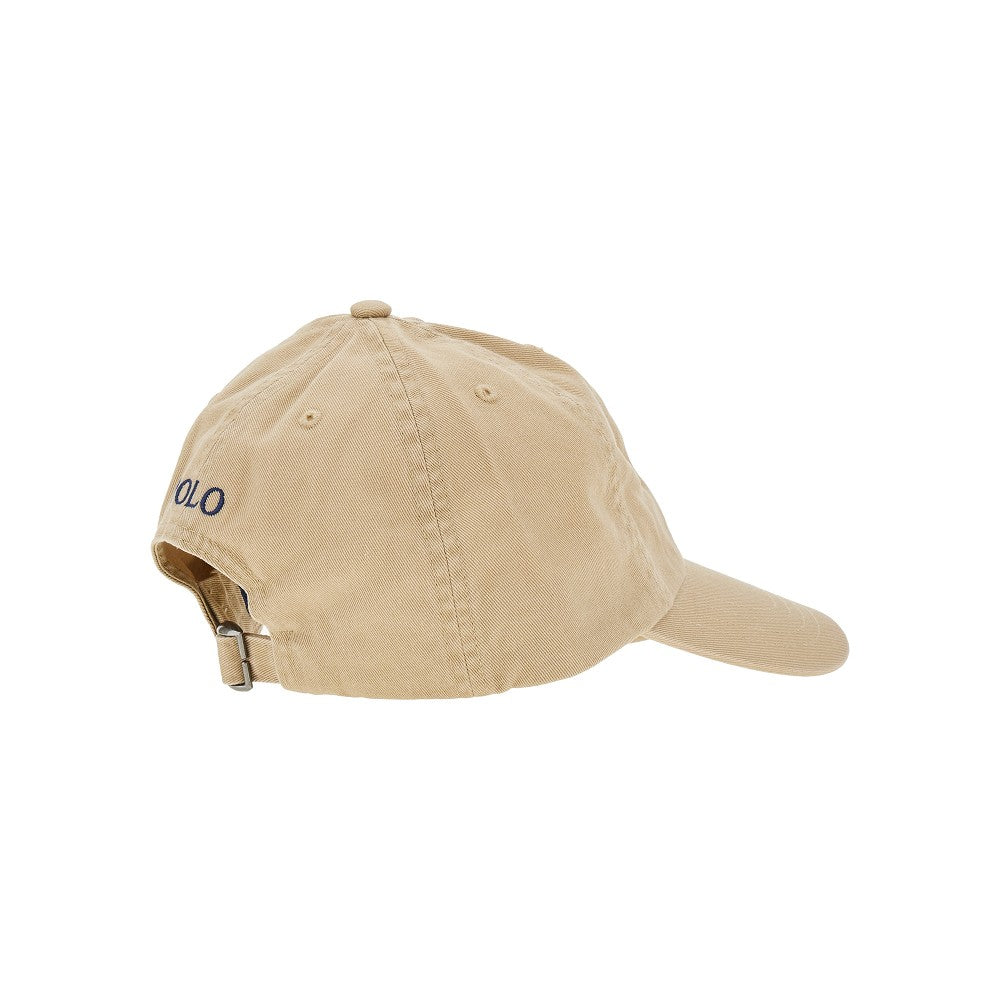 Baseball hat with logo embroidery
