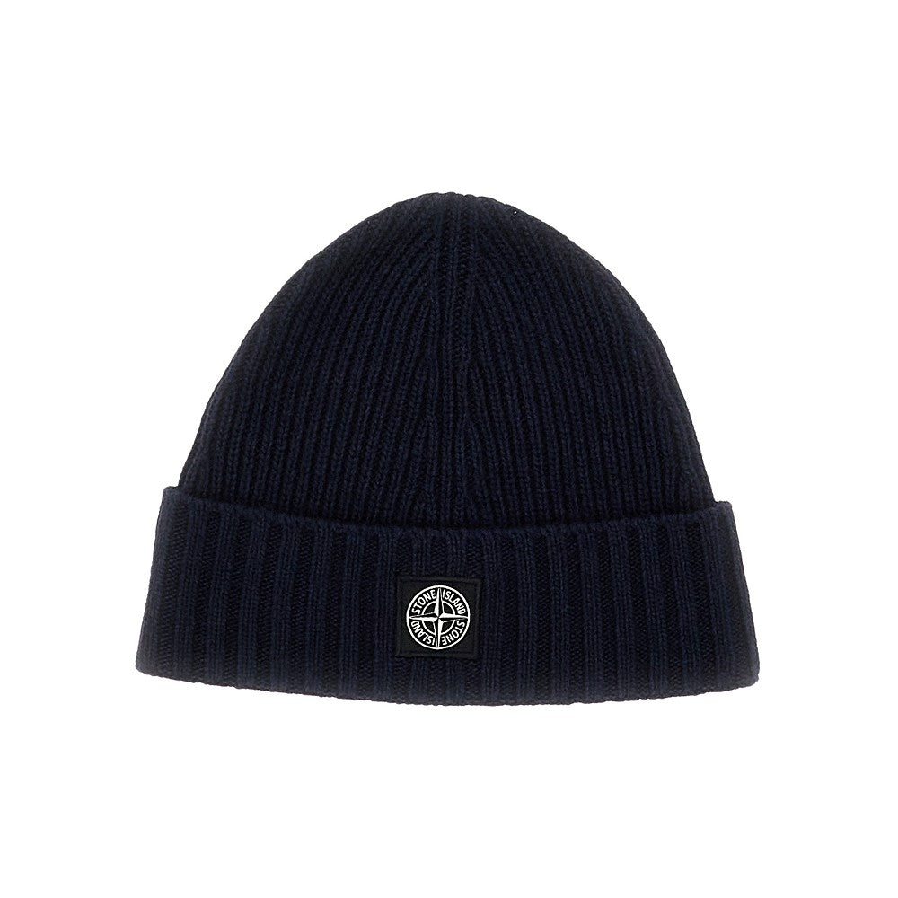 Knitted beanie hat with logo patch