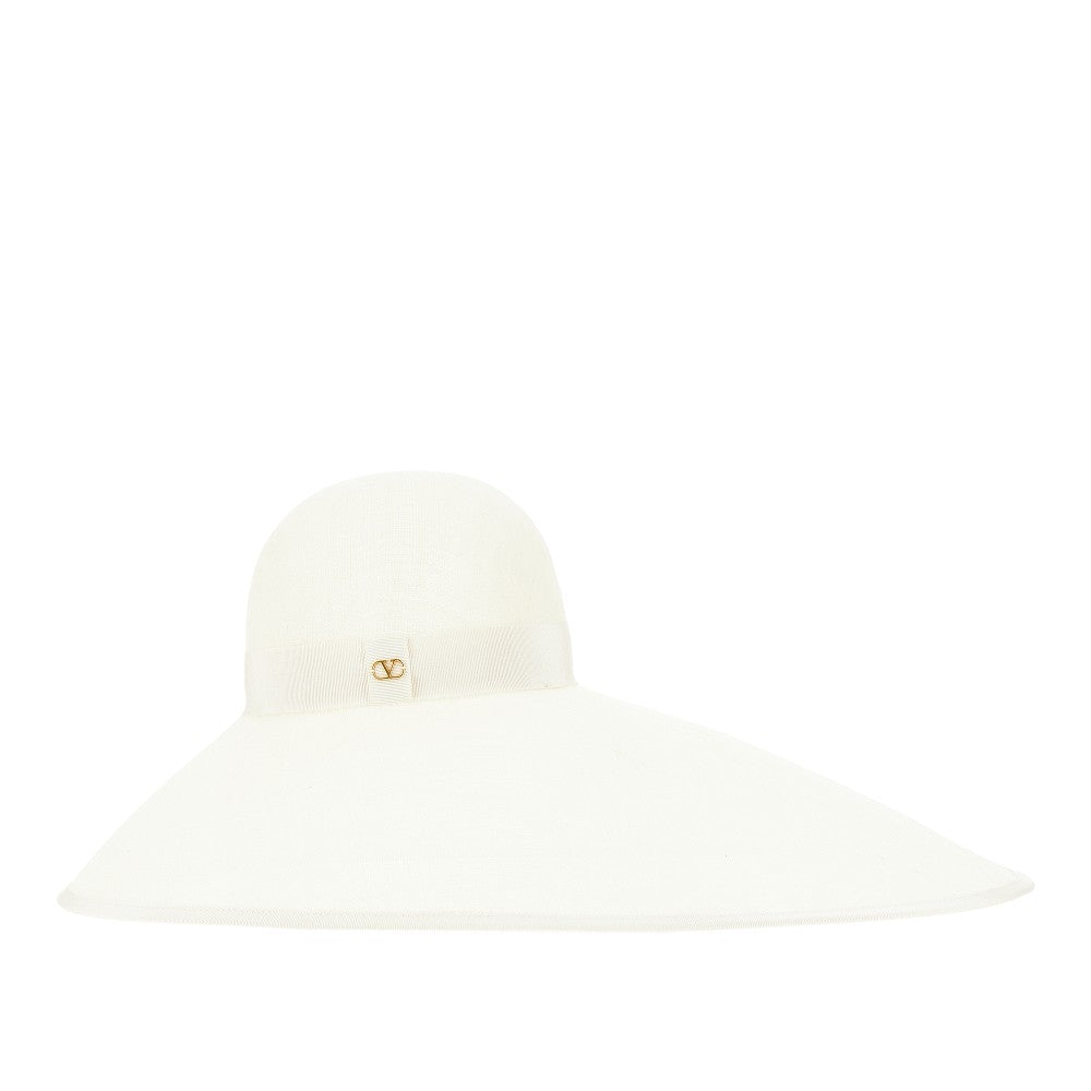 Abaca hat with VLogo detail