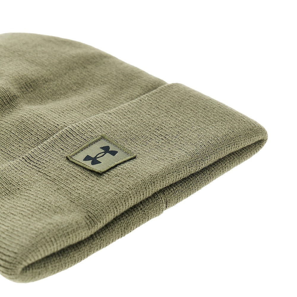 Knitted beanie hat with logo patch