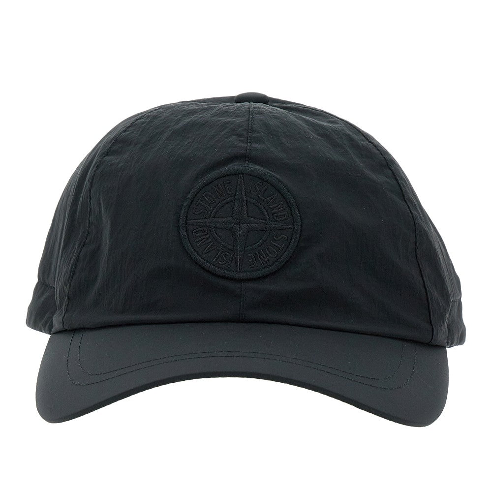 Cappello in Econyl con logo ricamato