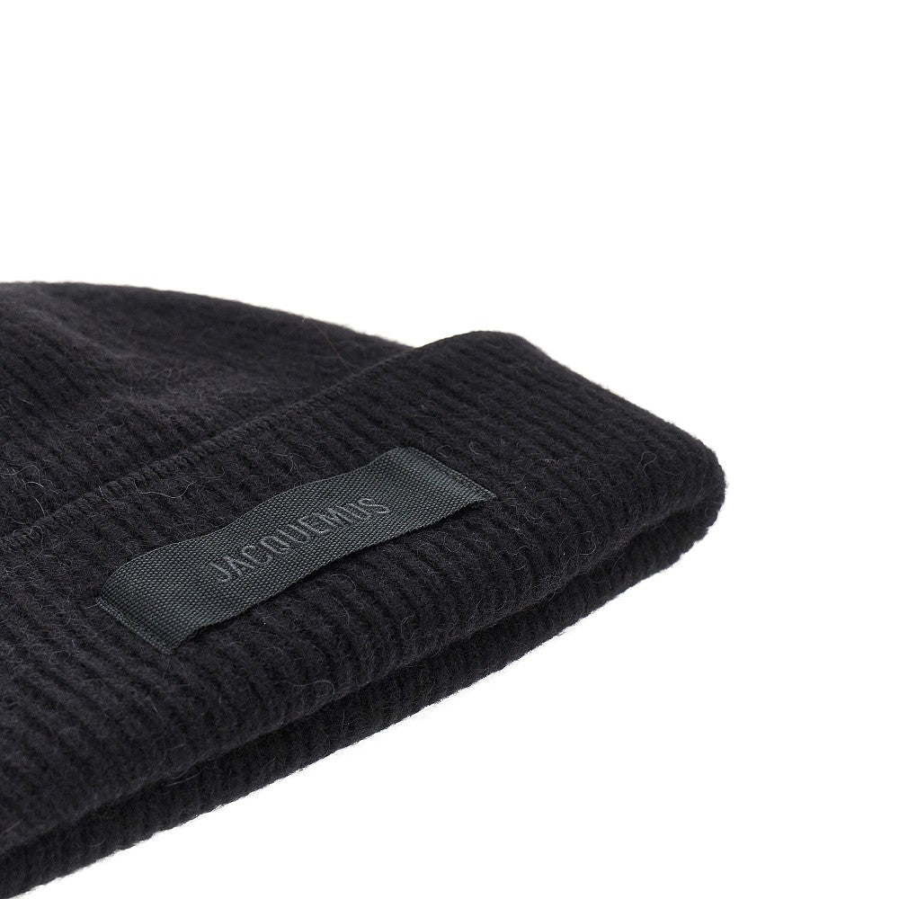 Knitted beanie hat with gros-grain logo