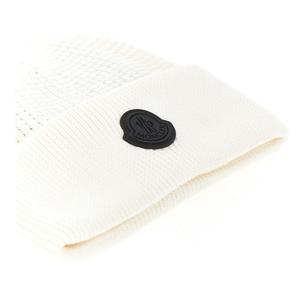 Knitted beanie hat with logo patch