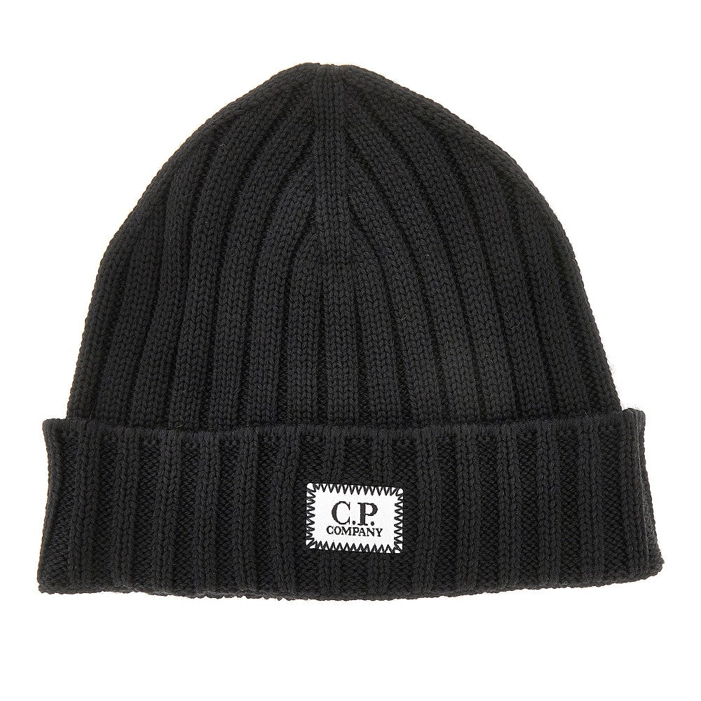 Knitted beanie hat with logo patch