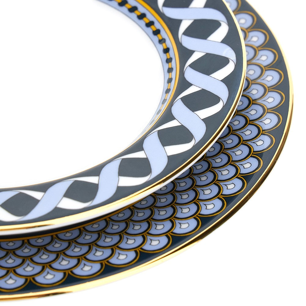 'Odysseus' soup and dinner plates