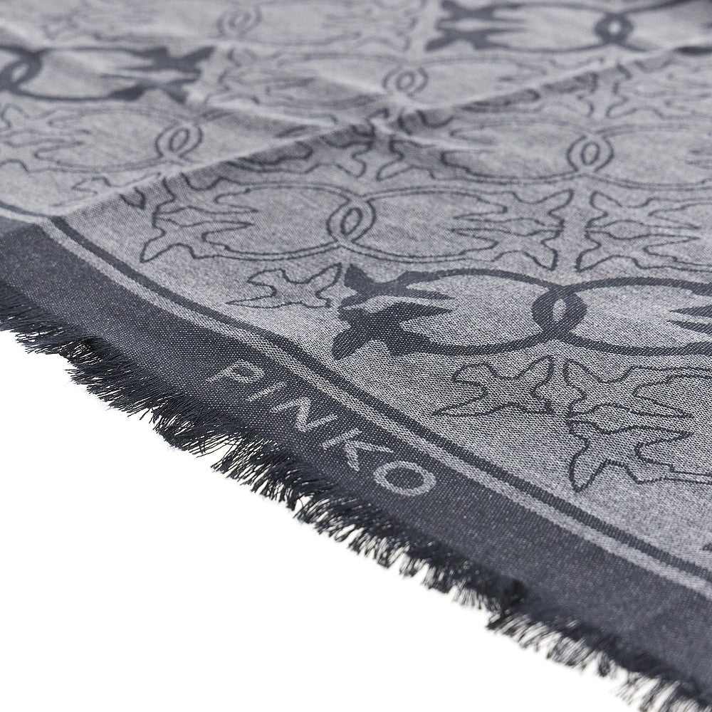 Scialle in misto viscosa con logo jacquard