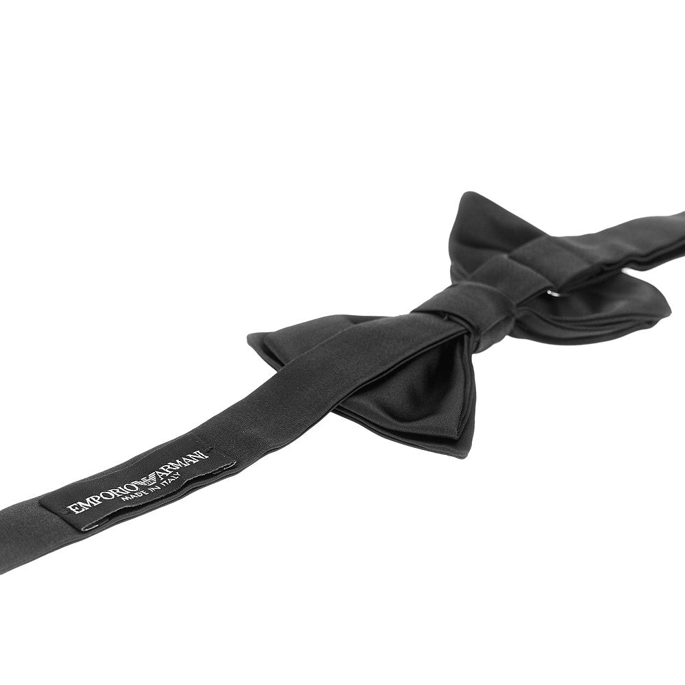 Silk bow tie