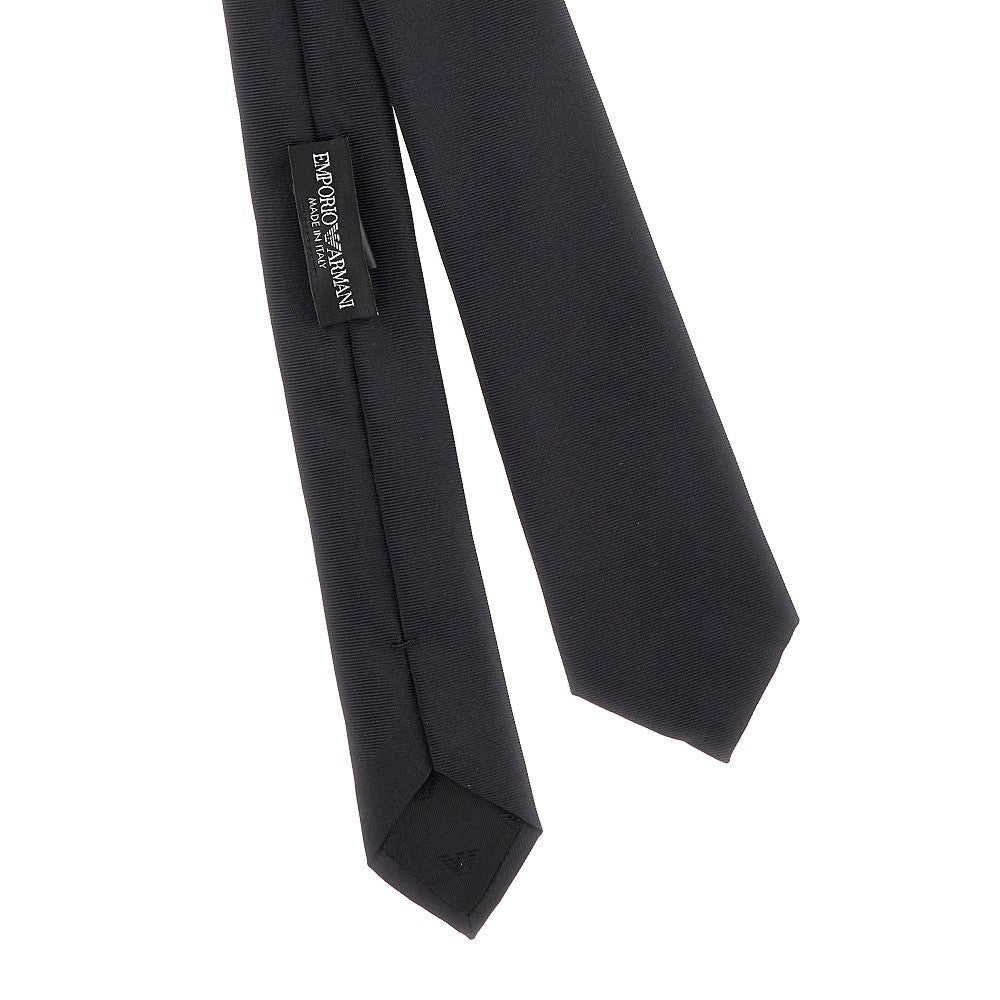 Silk tie