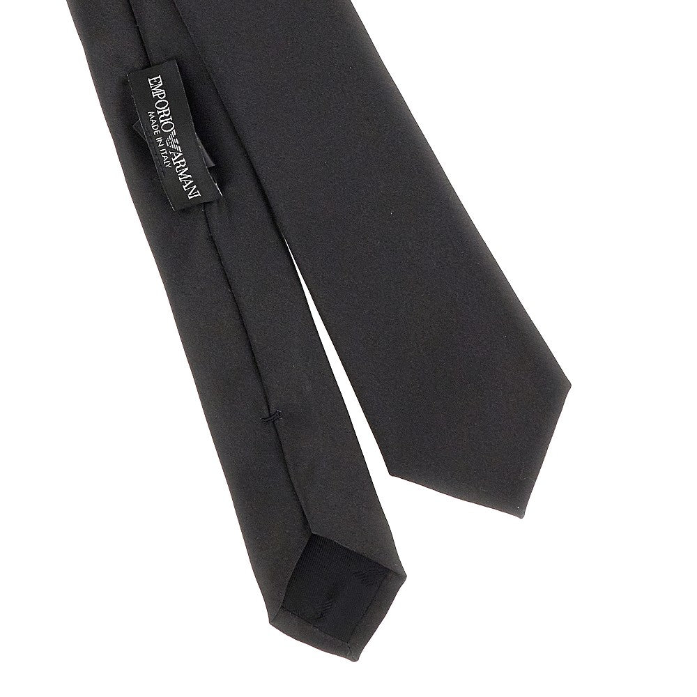 Satin necktie