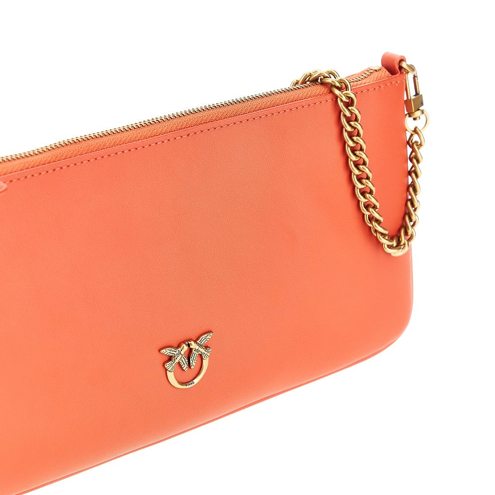 Pochette in pelle con catena