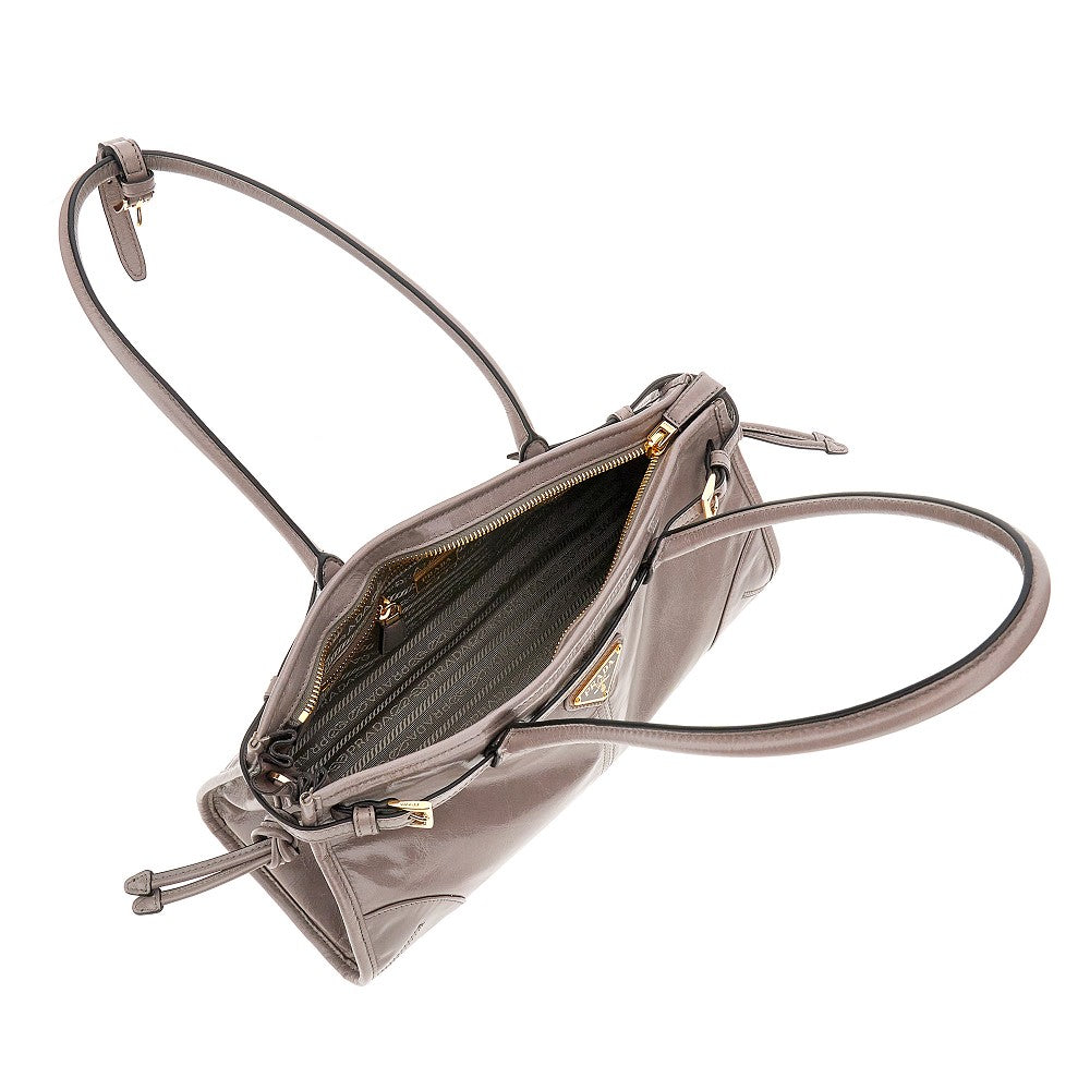 Borsa media in pelle lucida